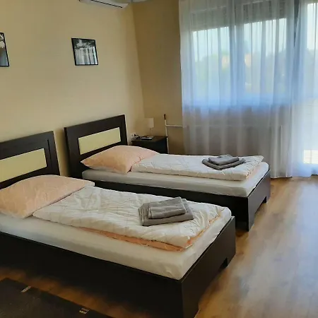 Pelso Apartmanhaz *